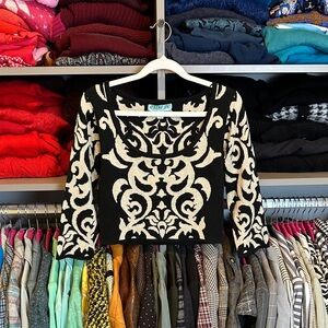 Anna Be black/tan 3/4 sleeve scoop neck lightweight cropped sweater size M